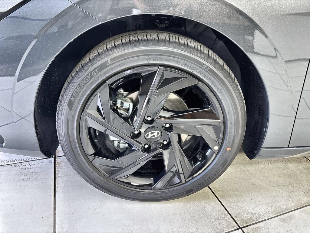 New 2026 Hyundai Elantra SEL Sport FWD image 19