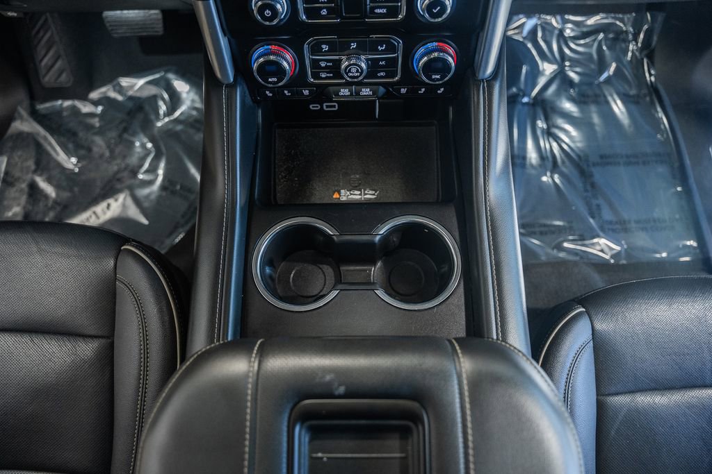 Used 2023 GMC Yukon SLT image 32