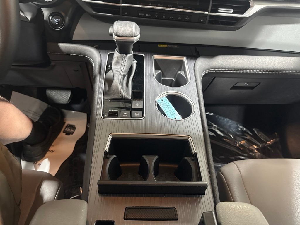 Used 2025 Toyota Sienna XLE FWD image 23