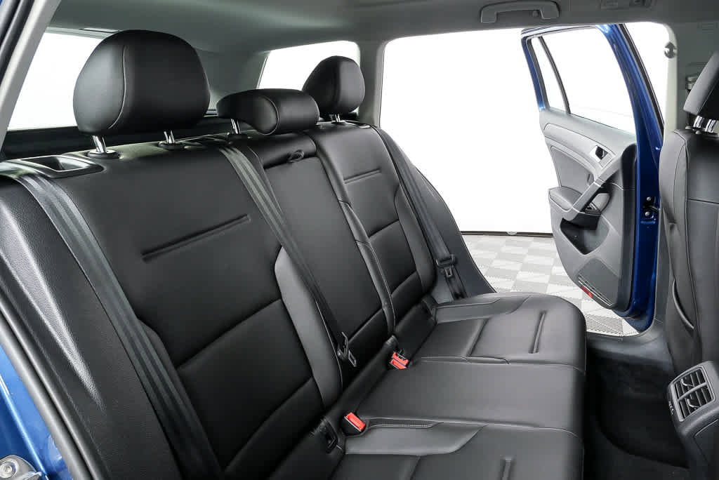 Used 2019 Volkswagen Golf SE image 20