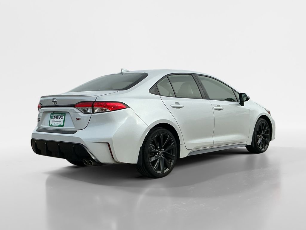 Used 2023 Toyota Corolla SE w/ SE Premium Package FWD image 6