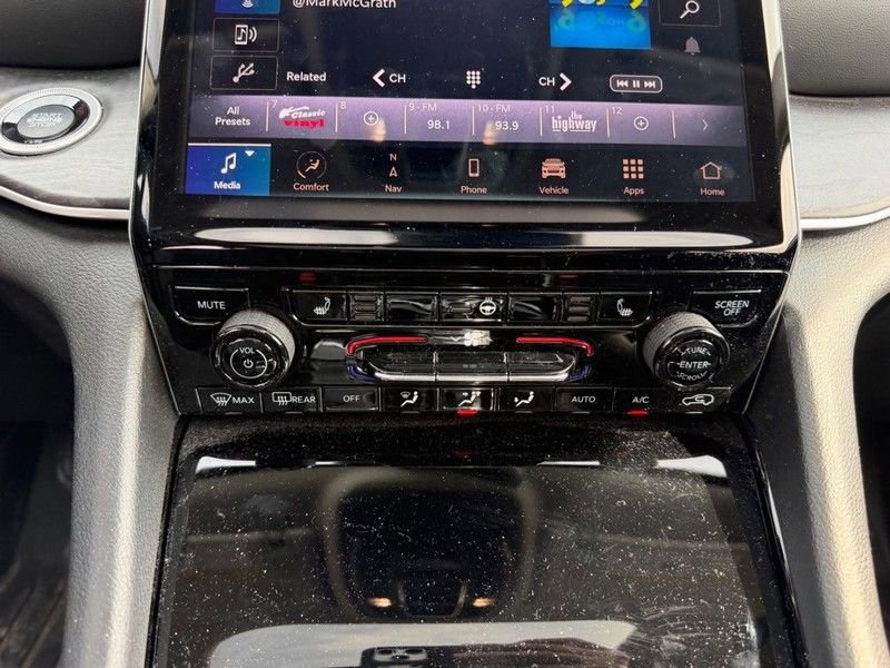 Used 2022 Jeep Grand Cherokee L Limited image 17