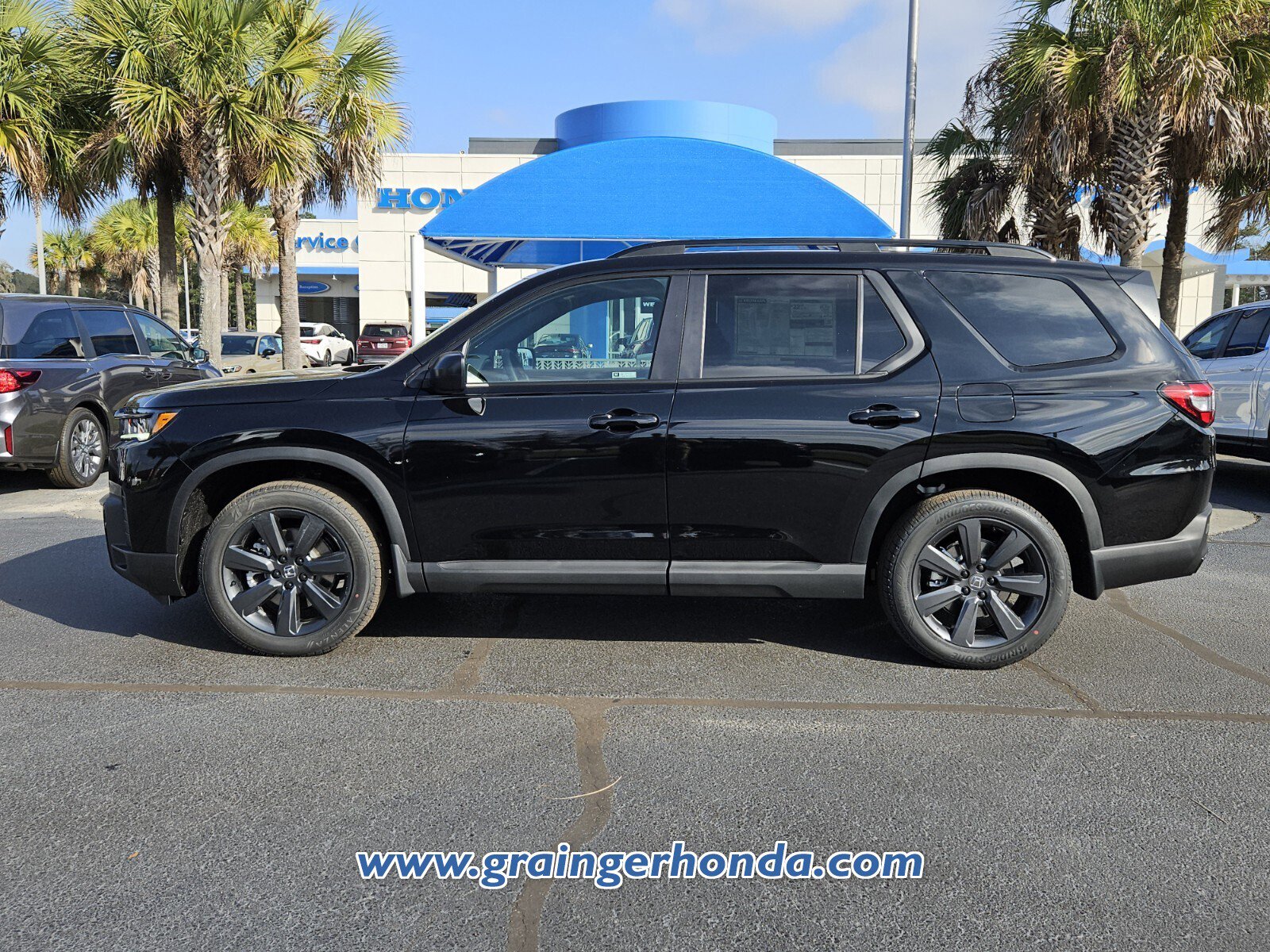 New 2026 Honda Pilot Sport image 2