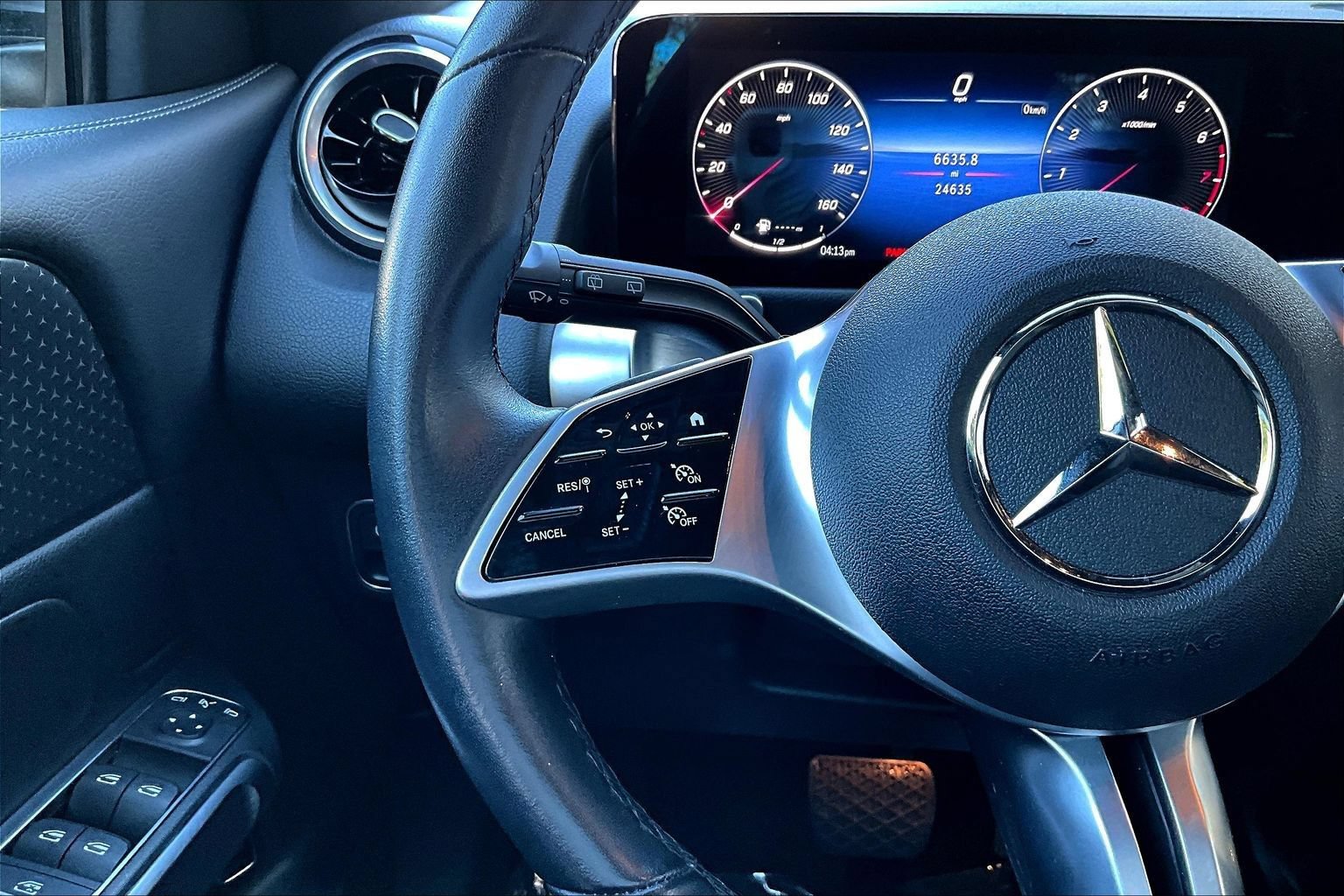 Used 2025 Mercedes-Benz GLB 250 image 13