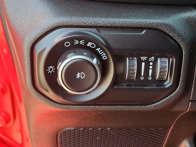 Used 2018 Jeep Wrangler Unlimited Sahara w/ Quick Order Package 24M Moab AWD/4WD image 15