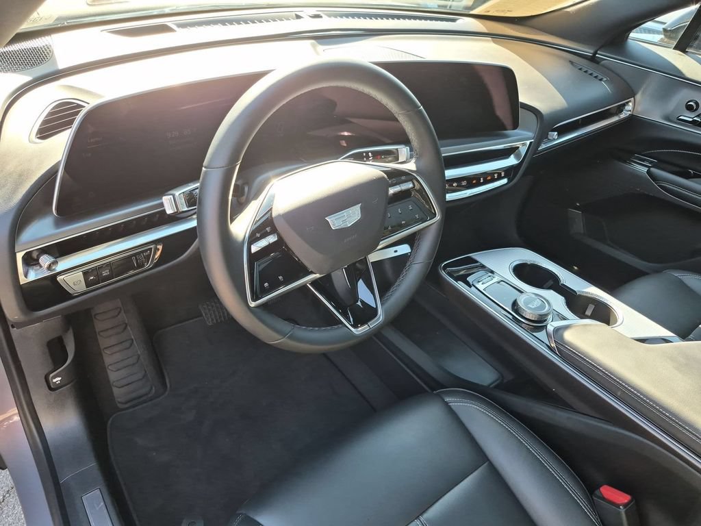 Certified 2024 Cadillac Lyriq Tech AWD/4WD image 2
