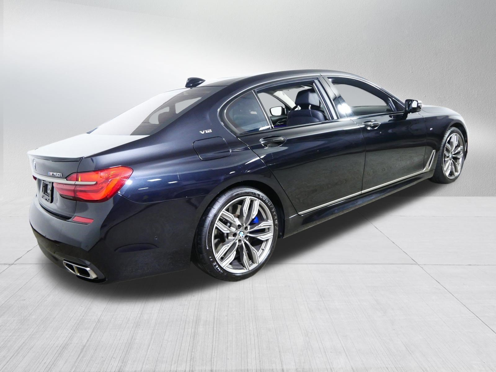 Used 2019 BMW M760i xDrive w/ Luxury Rear Seating Package AWD/4WD image 7