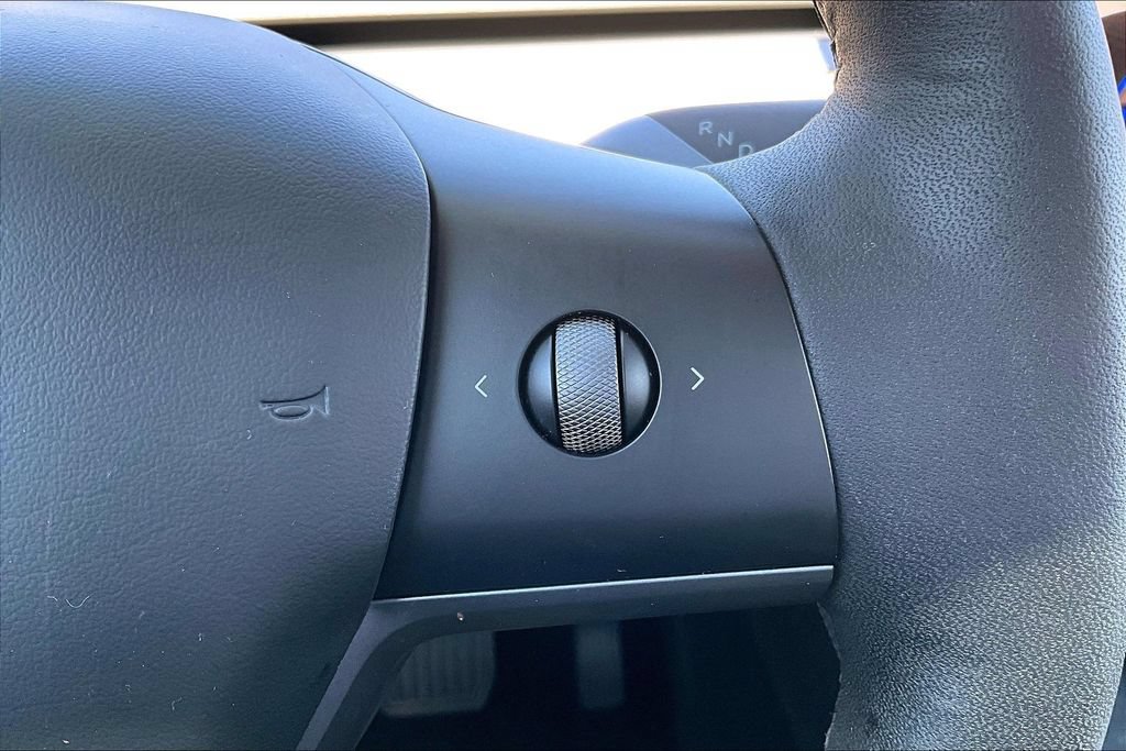 Used 2023 Tesla Model Y Long Range AWD/4WD image 19