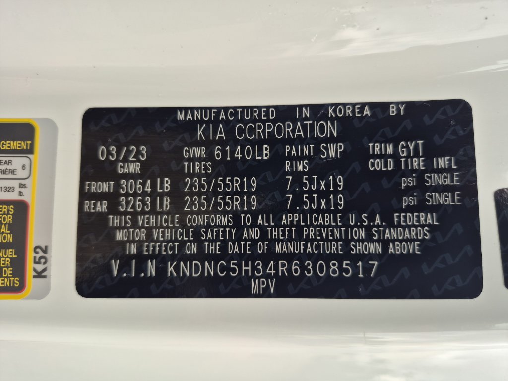 Certified 2024 Kia Carnival EX FWD image 25