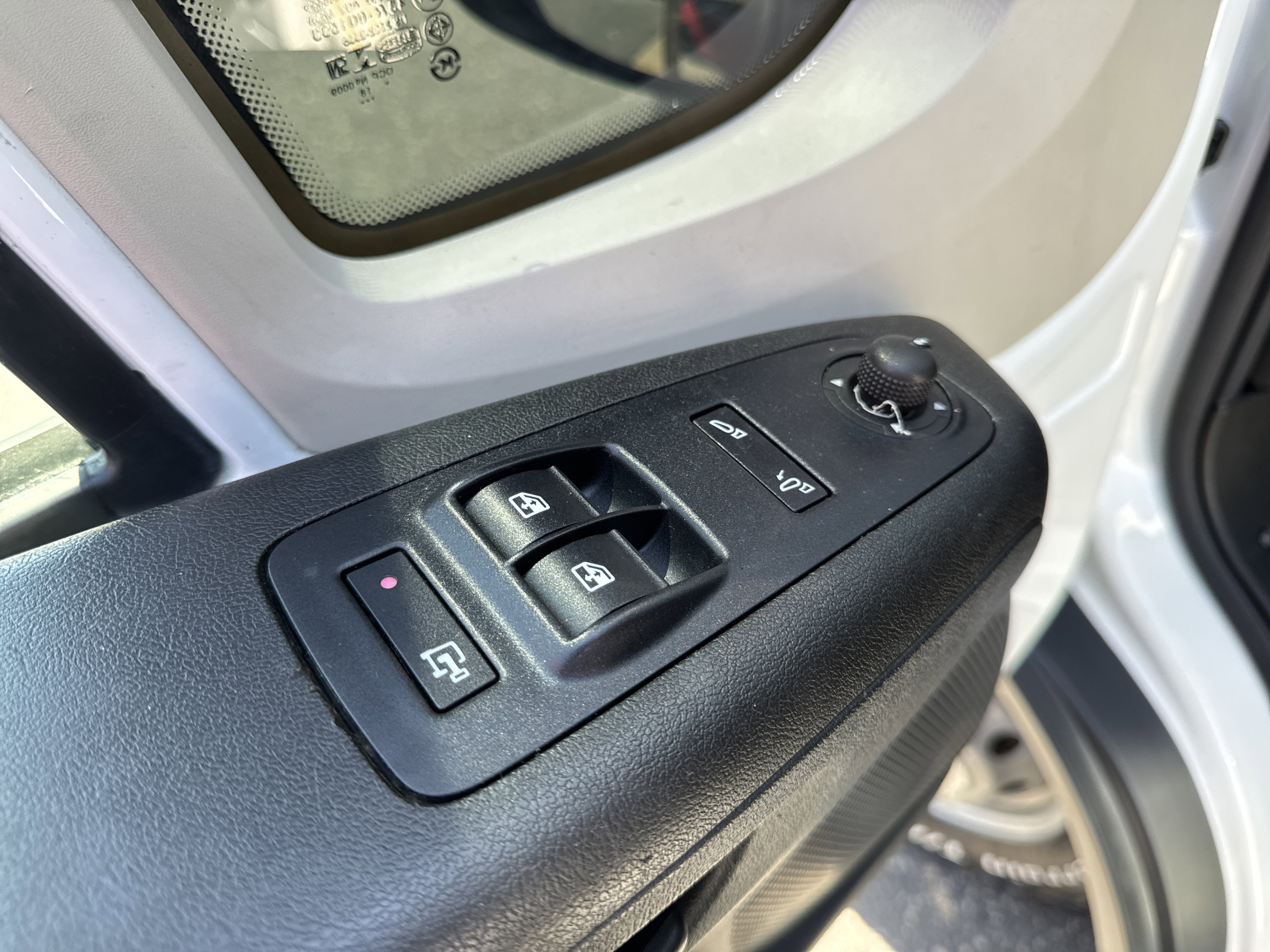 Used 2015 RAM ProMaster 3500 w/ Interior Convenience Group image 14