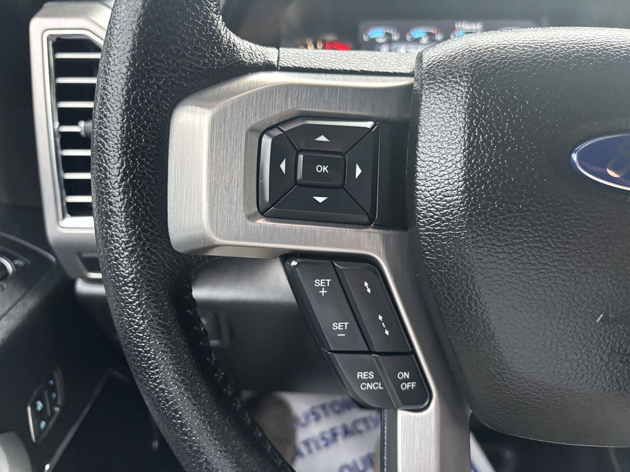 Used 2016 Ford F150 Platinum w/ Equipment Group 701A Luxury AWD/4WD image 18