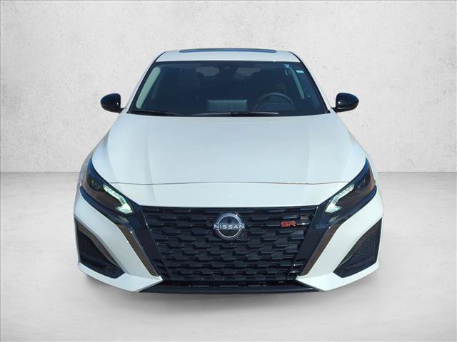 Used 2025 Nissan Altima 2.5 SR w/ SR Premium Package FWD image 2