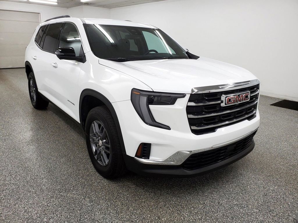 Used 2025 GMC Acadia Elevation image 3