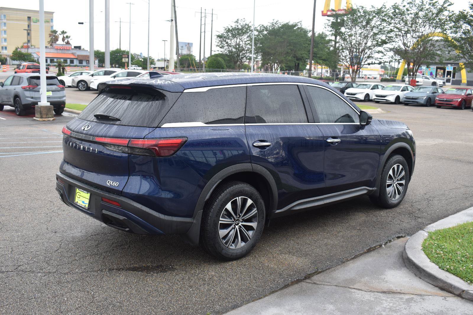 Used 2023 INFINITI QX60 Pure FWD image 12