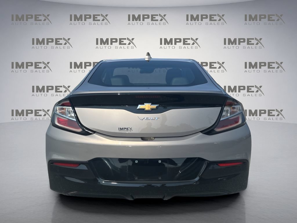 Used 2017 Chevrolet Volt LT w/ Comfort Package FWD image 4