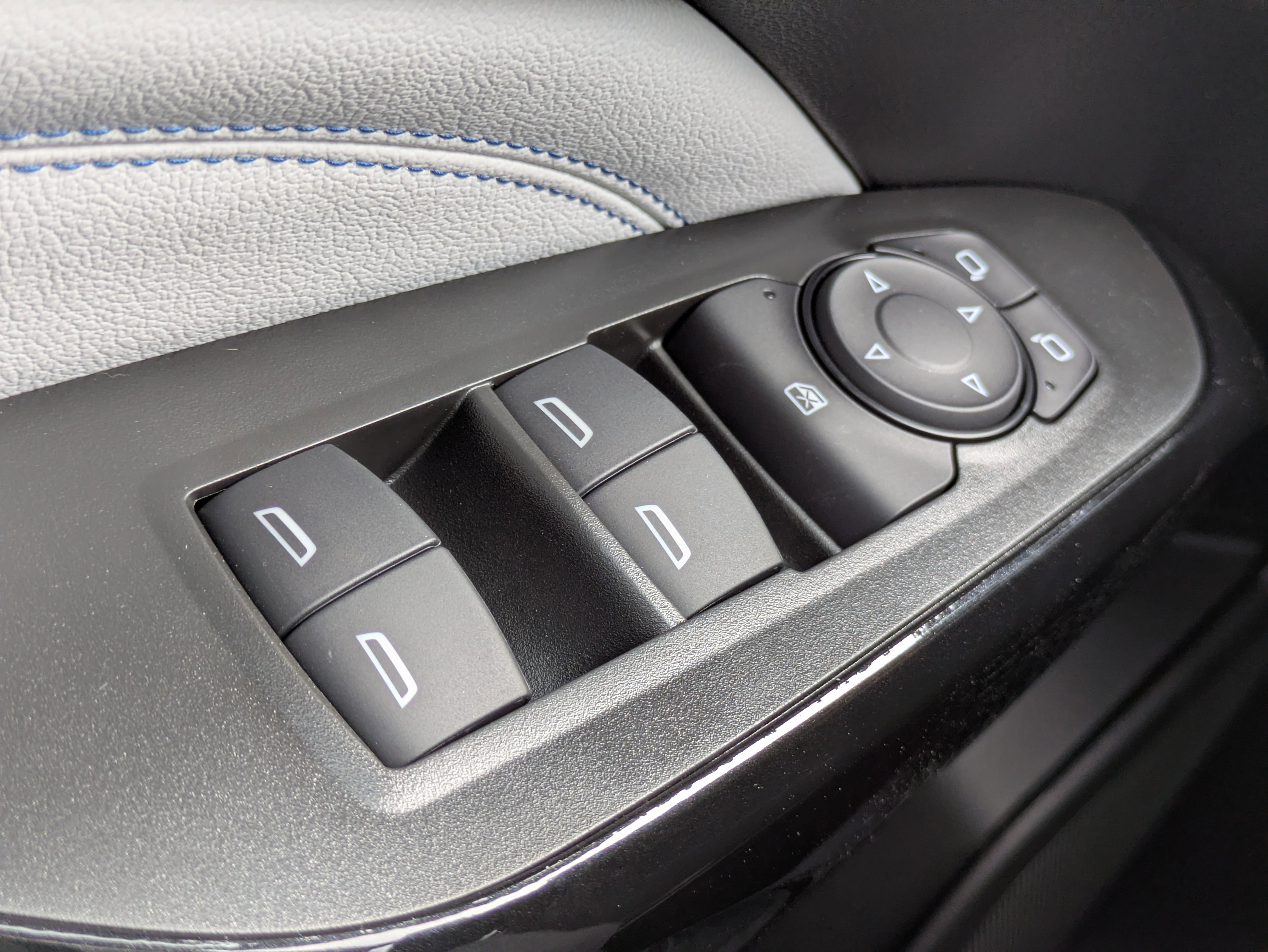 New 2025 Chevrolet Trax LT w/ Driver Confidence Package image 13