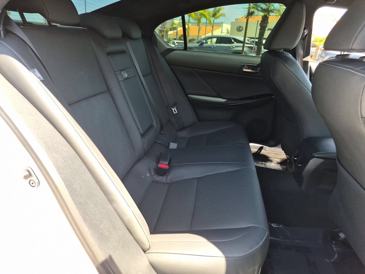 Used 2025 Lexus IS 300 F Sport RWD image 32