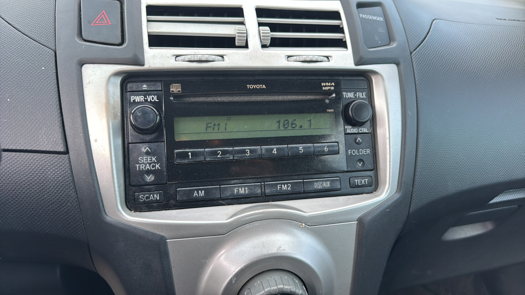 Used 2008 Toyota Yaris 2-Door Hatchback FWD image 12