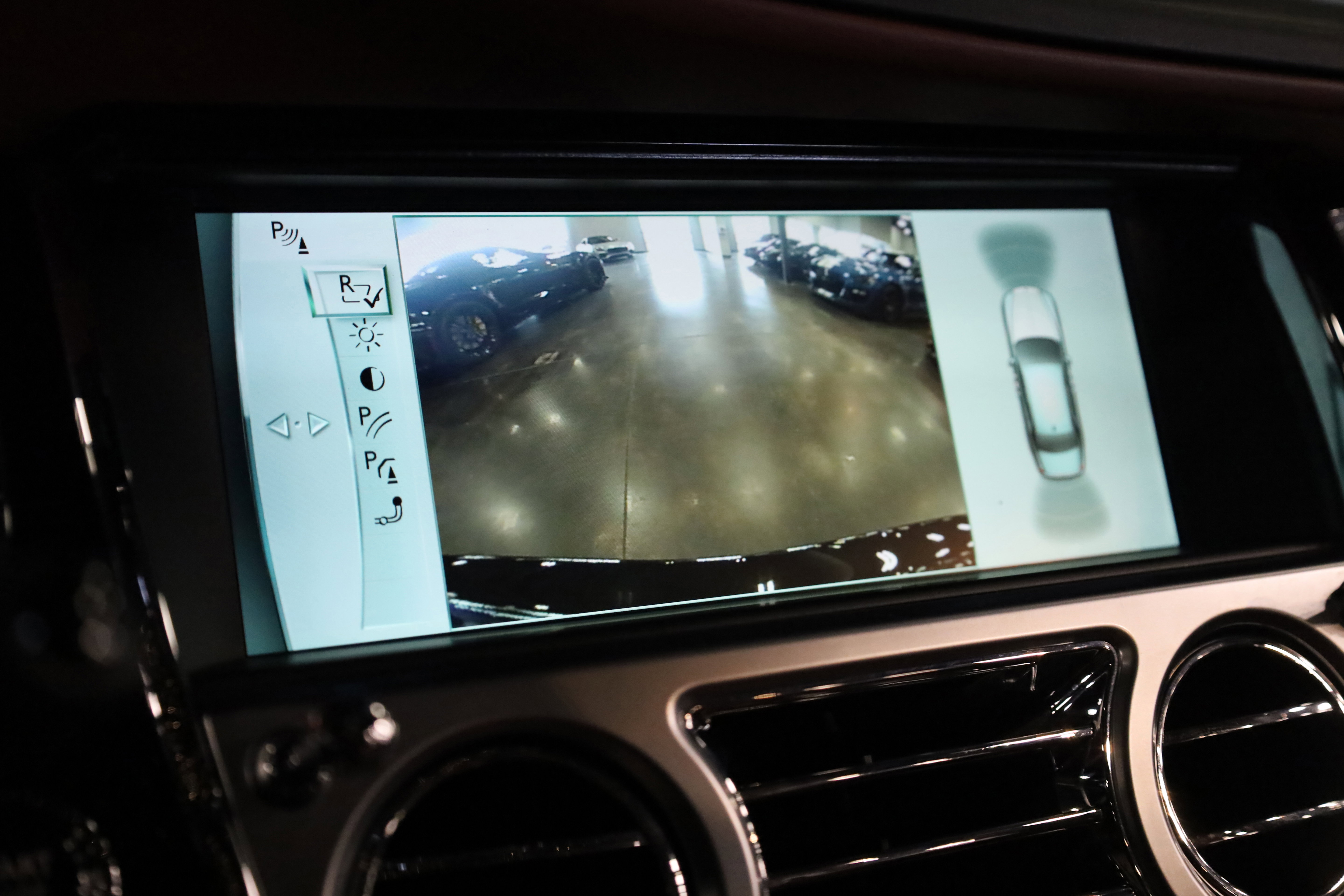 Used 2017 Rolls-Royce Ghost image 30