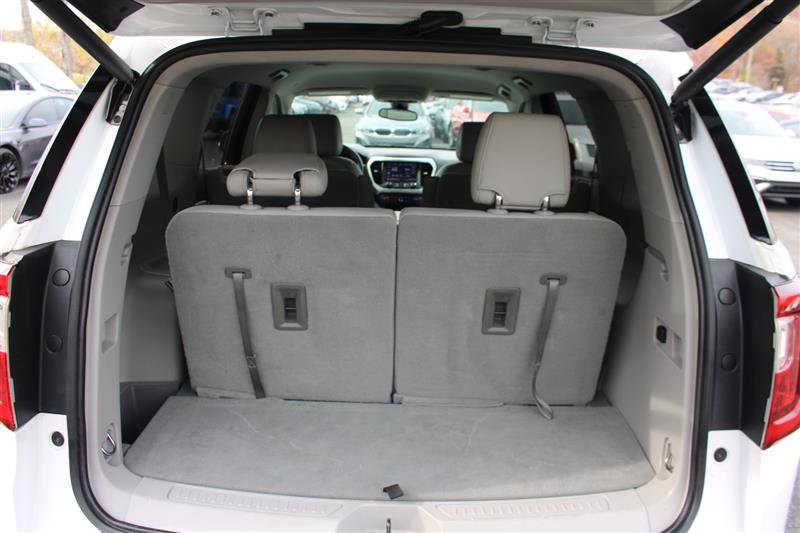 Used 2020 GMC Acadia SLT w/ Driver Alert Package II image 22