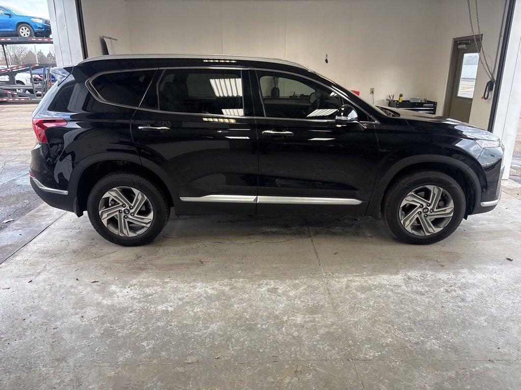 Certified 2023 Hyundai Santa Fe SEL w/ Premium Package image 2