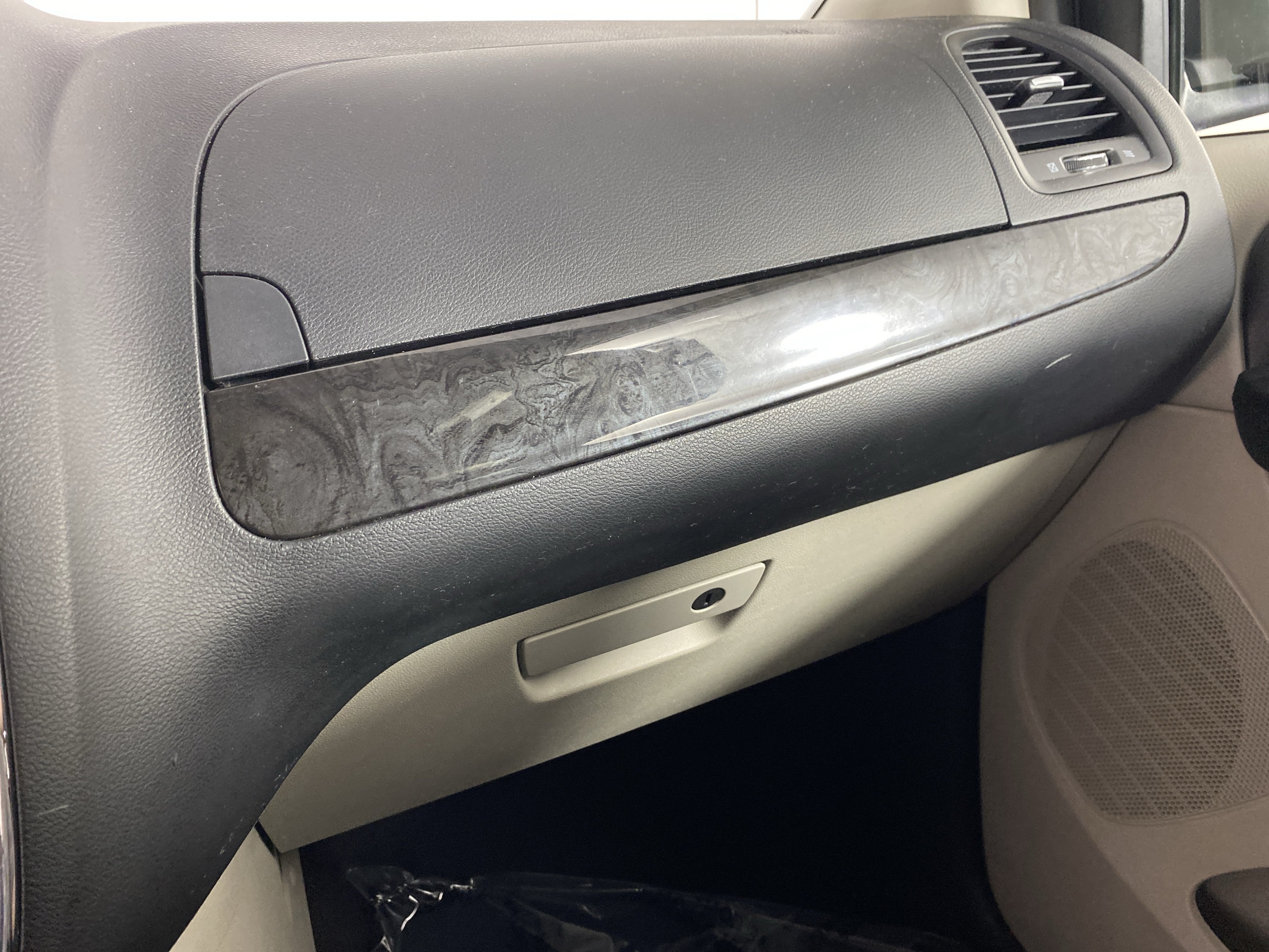 Used 2019 Dodge Grand Caravan SE w/ UConnect Hands-Free Group FWD image 28