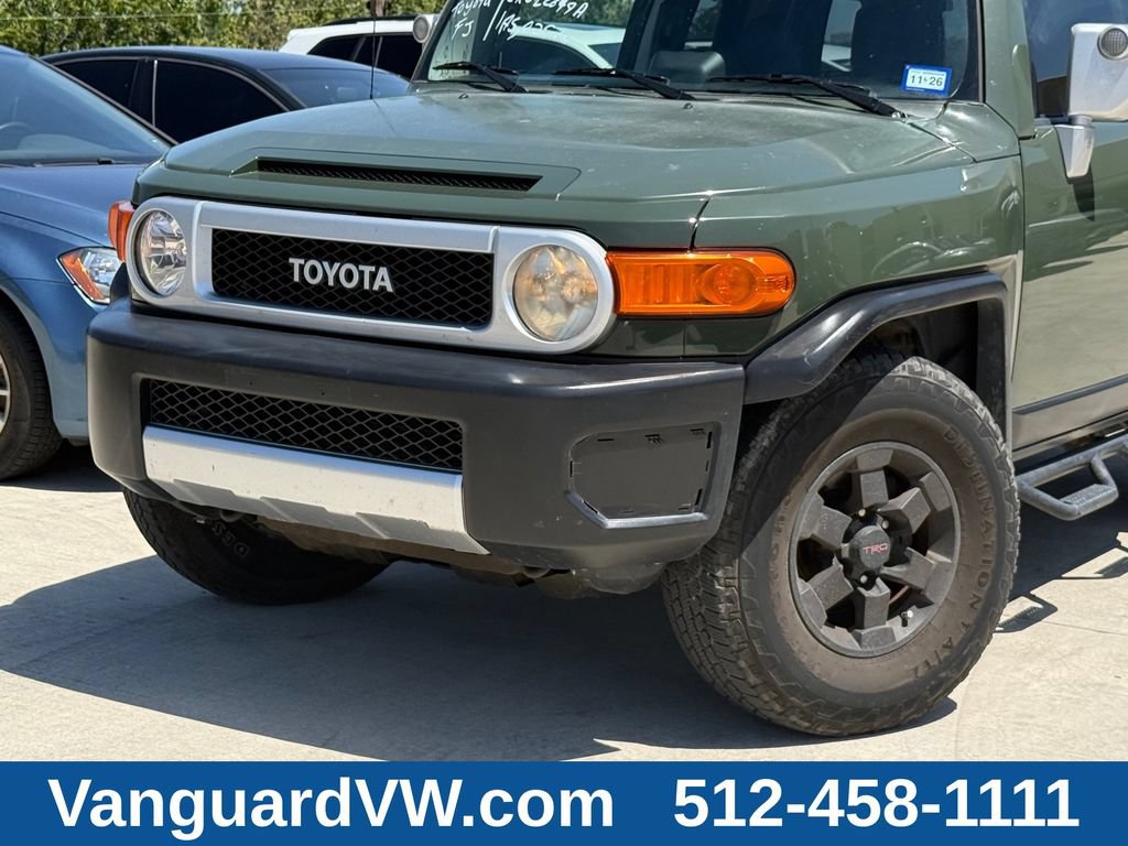Used 2012 Toyota FJ Cruiser 2WD w/ Upgrade Pkg image 2