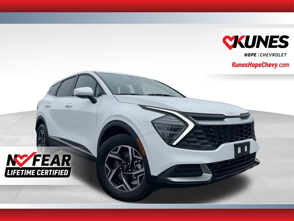 Used 2025 Kia Sportage LX image 1