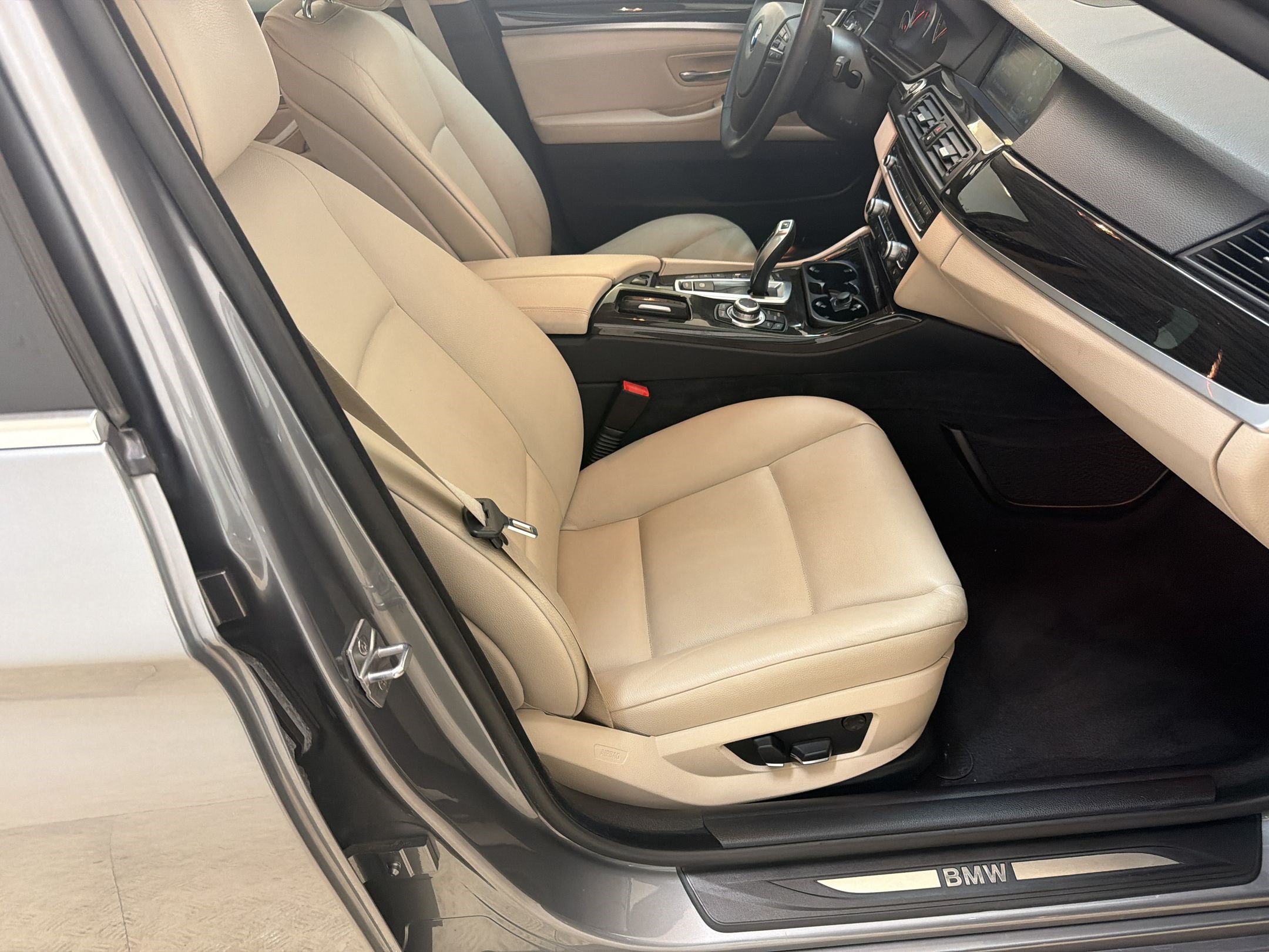 Used 2013 BMW 535i xDrive Sedan AWD/4WD image 21