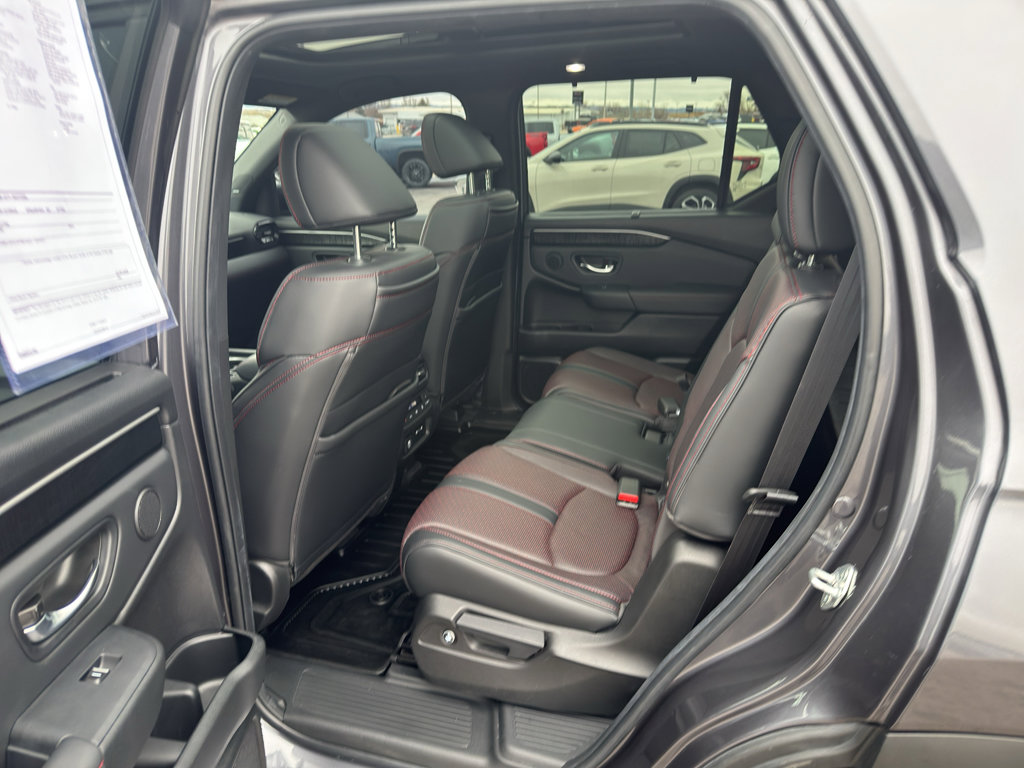 Used 2025 Honda Pilot Black Edition image 20