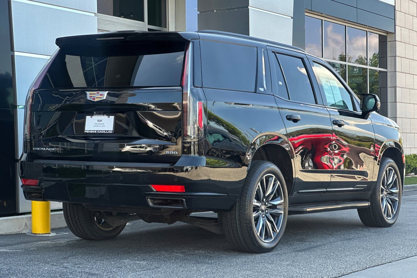 Used 2022 Cadillac Escalade Sport Platinum image 4