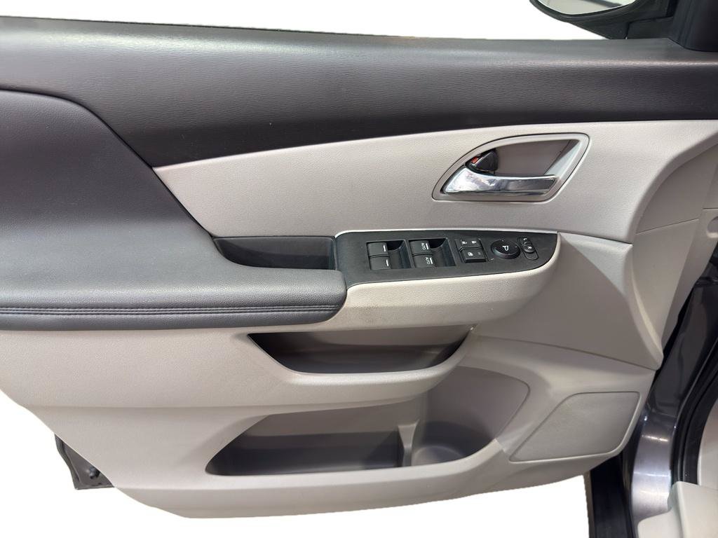 Used 2017 Honda Odyssey SE image 15