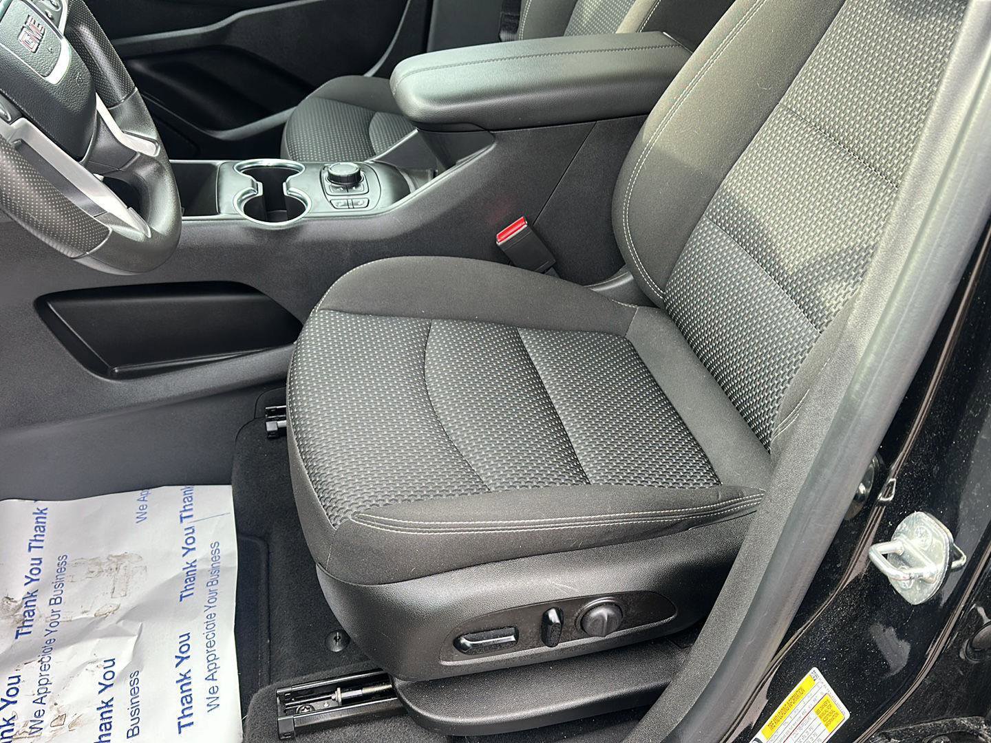 Used 2024 GMC Terrain SLE w/ Driver Convenience Package image 25