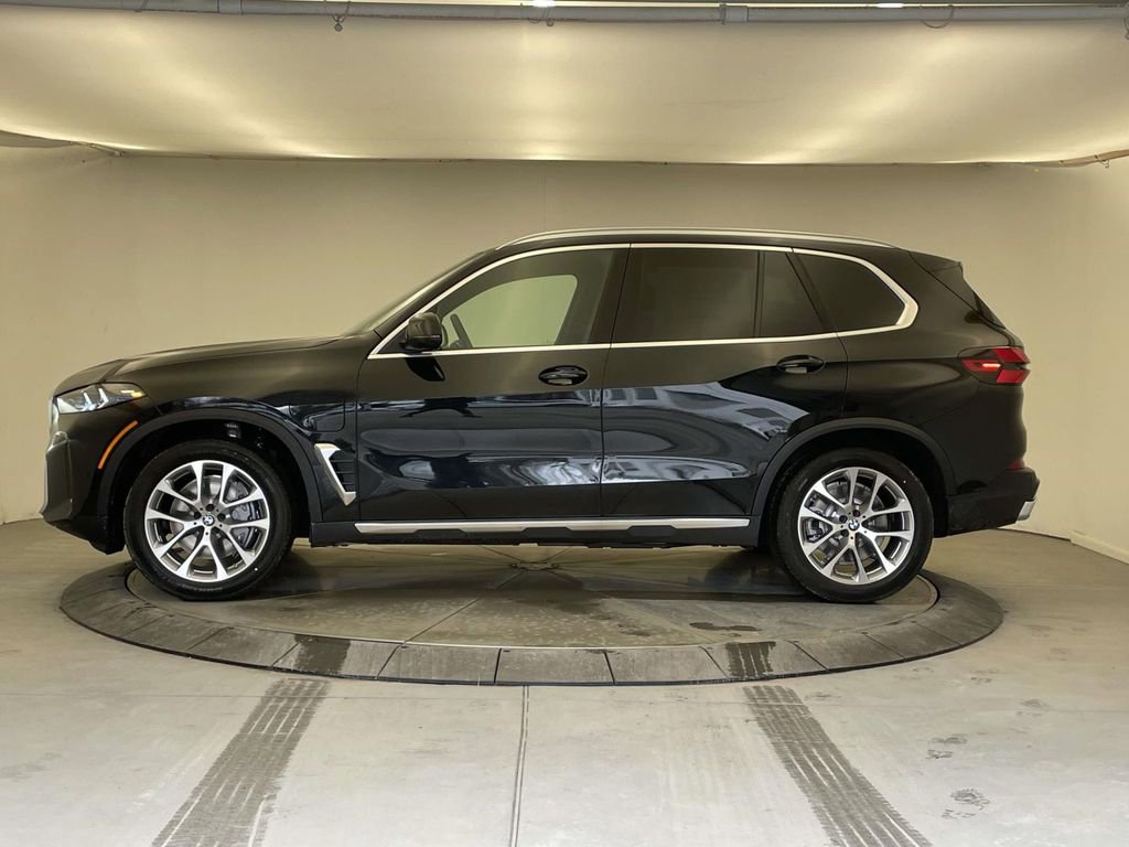 New 2026 BMW X5 xDrive50e w/ Executive Package AWD/4WD image 2