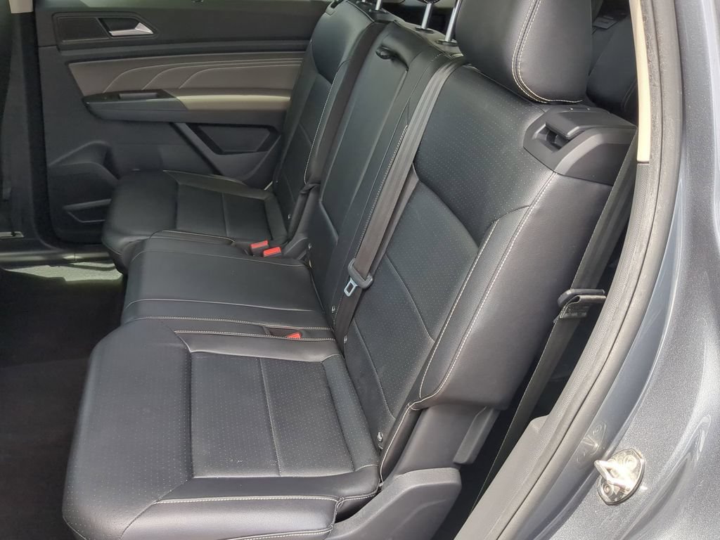 Used 2021 Volkswagen Atlas SE w/ Towing Package FWD image 18