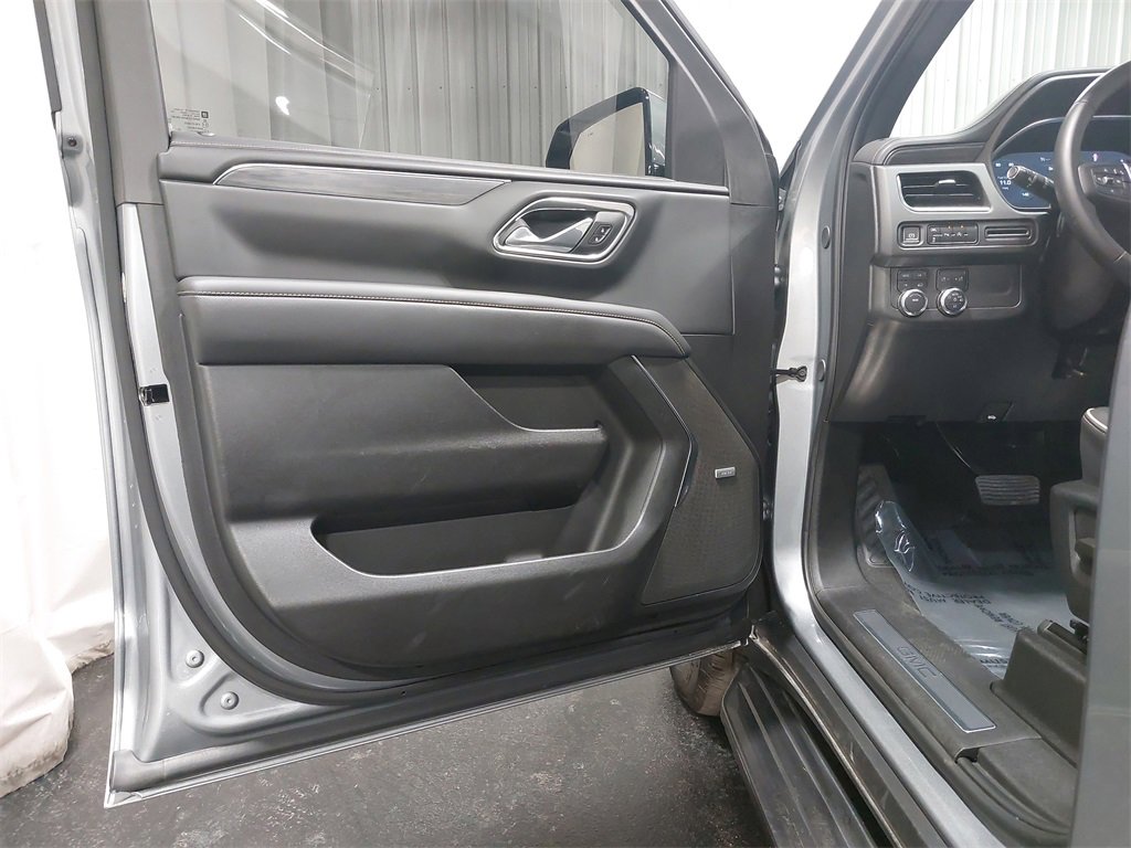 Used 2024 GMC Yukon SLT image 28