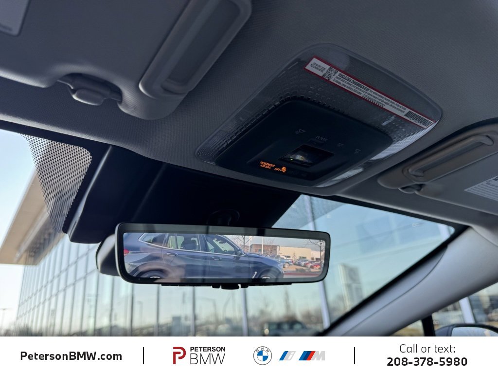 Used 2025 Toyota Prius Limited image 30