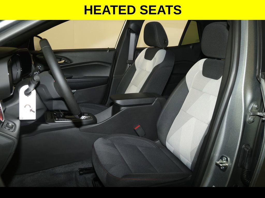 New 2026 Chevrolet Trax RS w/ Sunroof Package image 4