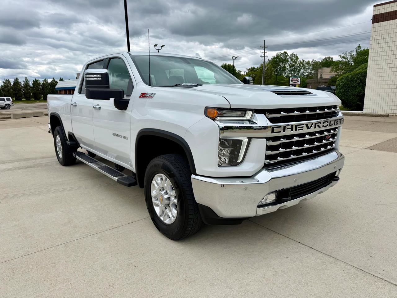 Used 2022 Chevrolet Silverado 2500 LTZ w/ LTZ Convenience Package AWD/4WD image 5