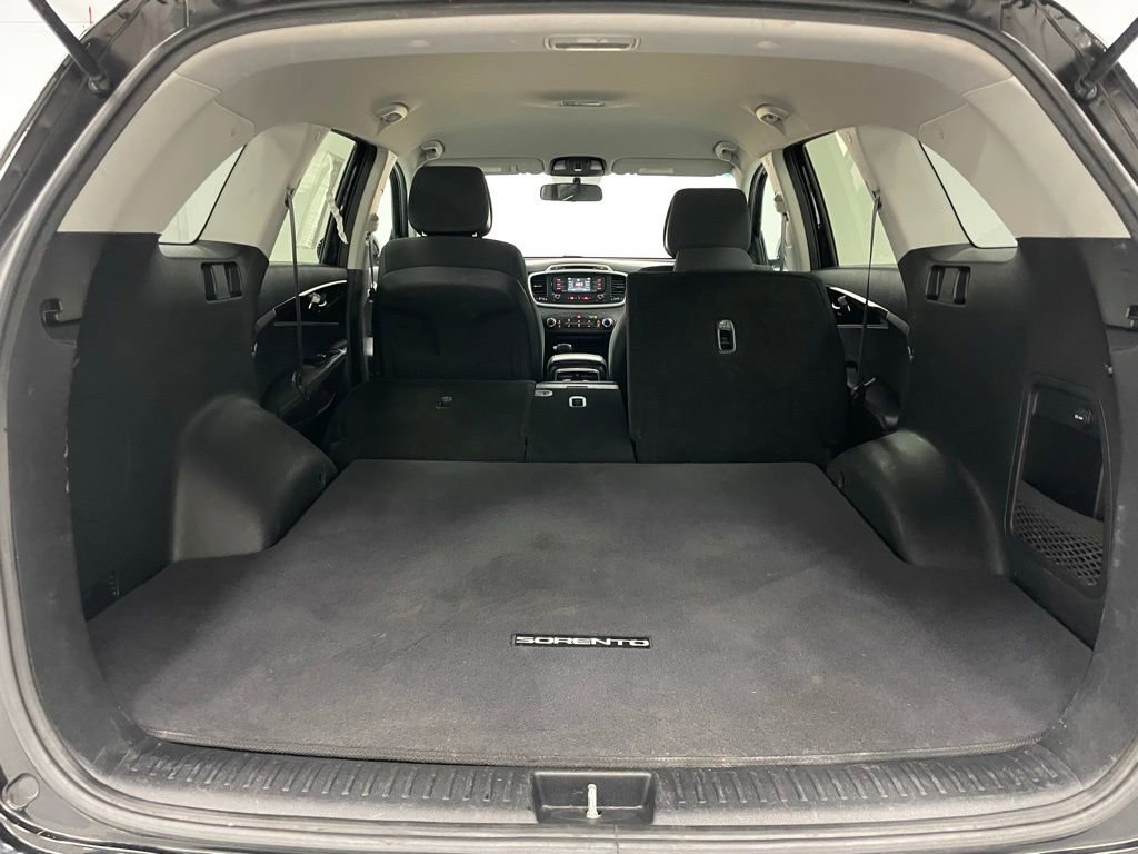Used 2016 Kia Sorento LX image 25