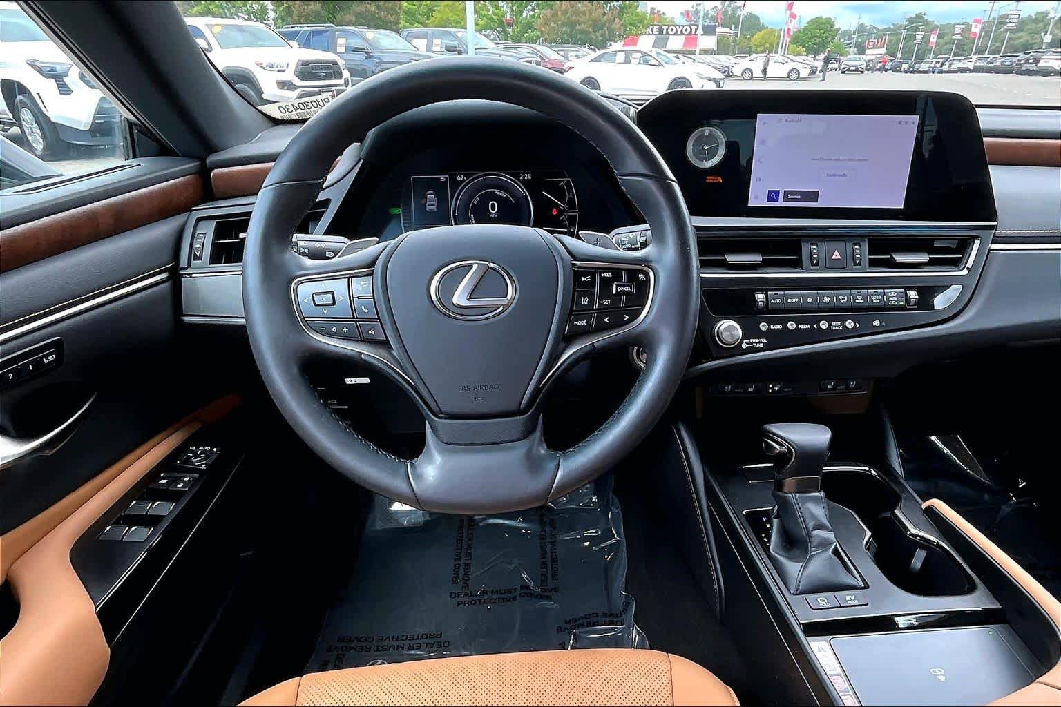 Used 2023 Lexus ES 300h w/ Premium Package FWD image 5