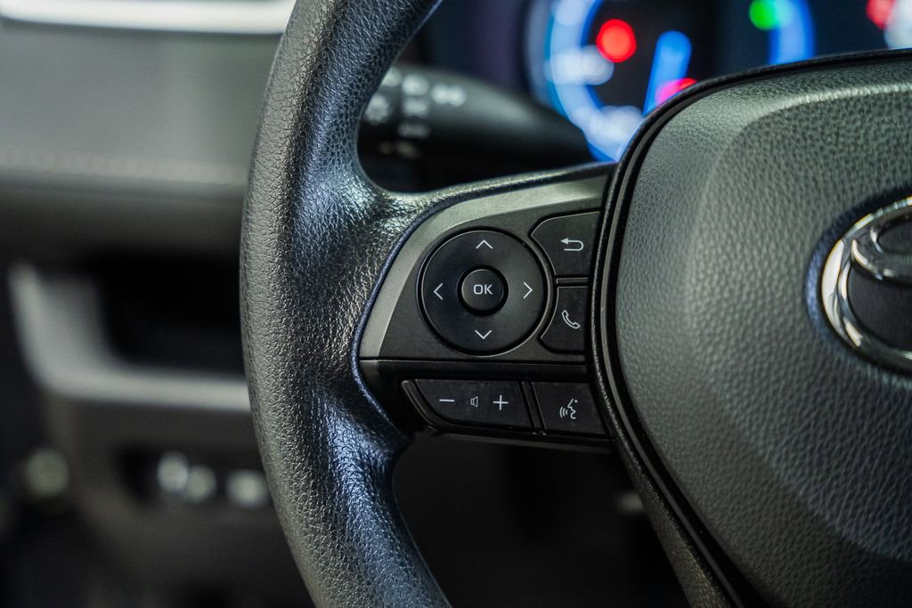 Used 2025 Toyota RAV4 XLE image 25