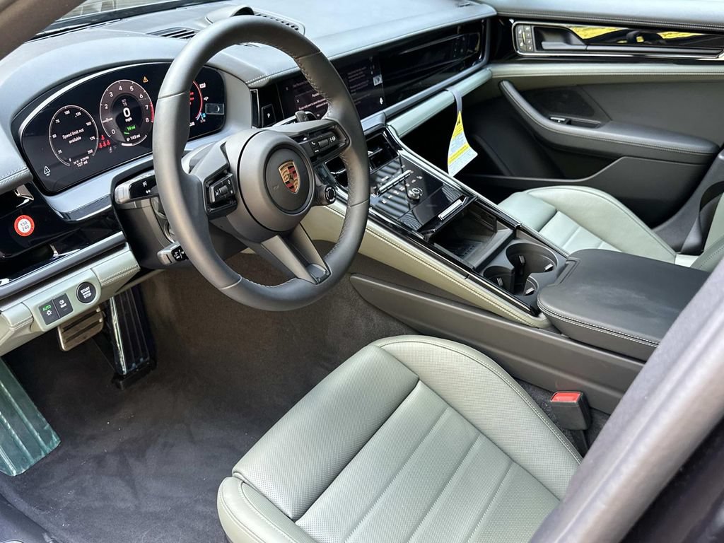New 2025 Porsche Panamera 4 E-Hybrid AWD/4WD image 4