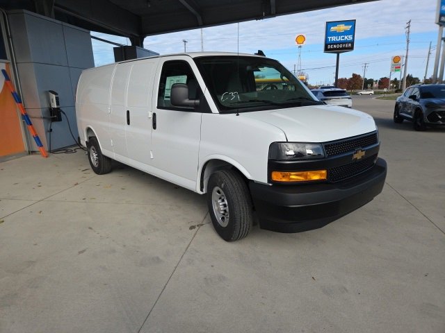 New 2025 Chevrolet Express 2500 Extended image 3