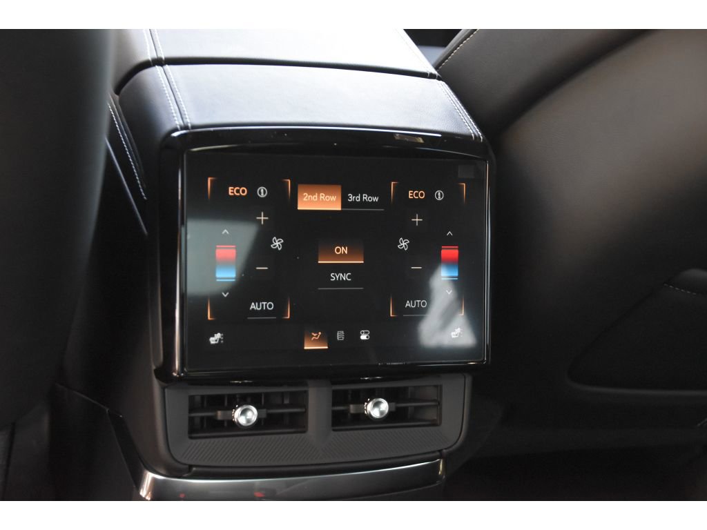 New 2026 Cadillac Vistiq Sport image 17