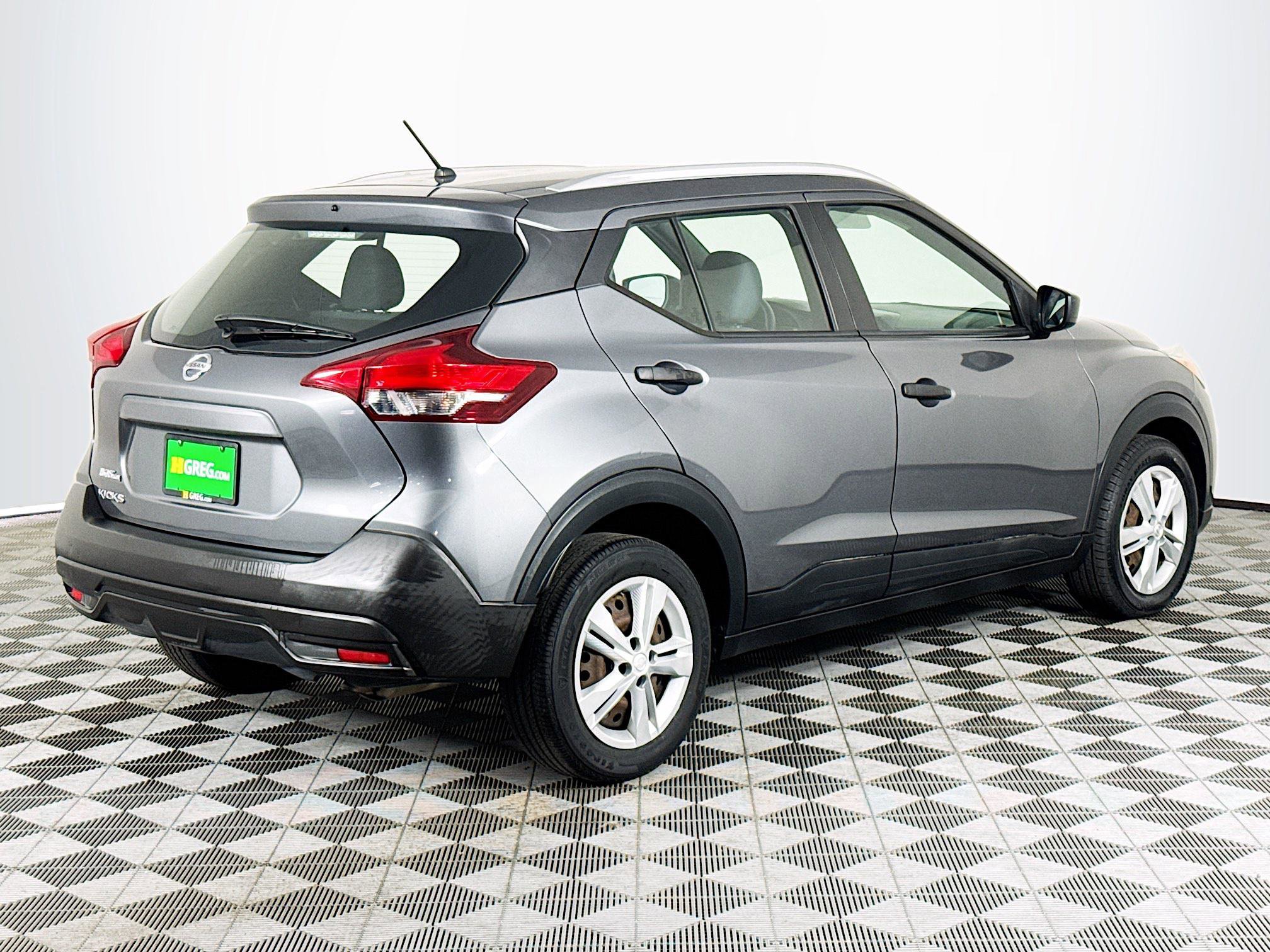 Used 2019 Nissan Kicks S FWD image 10