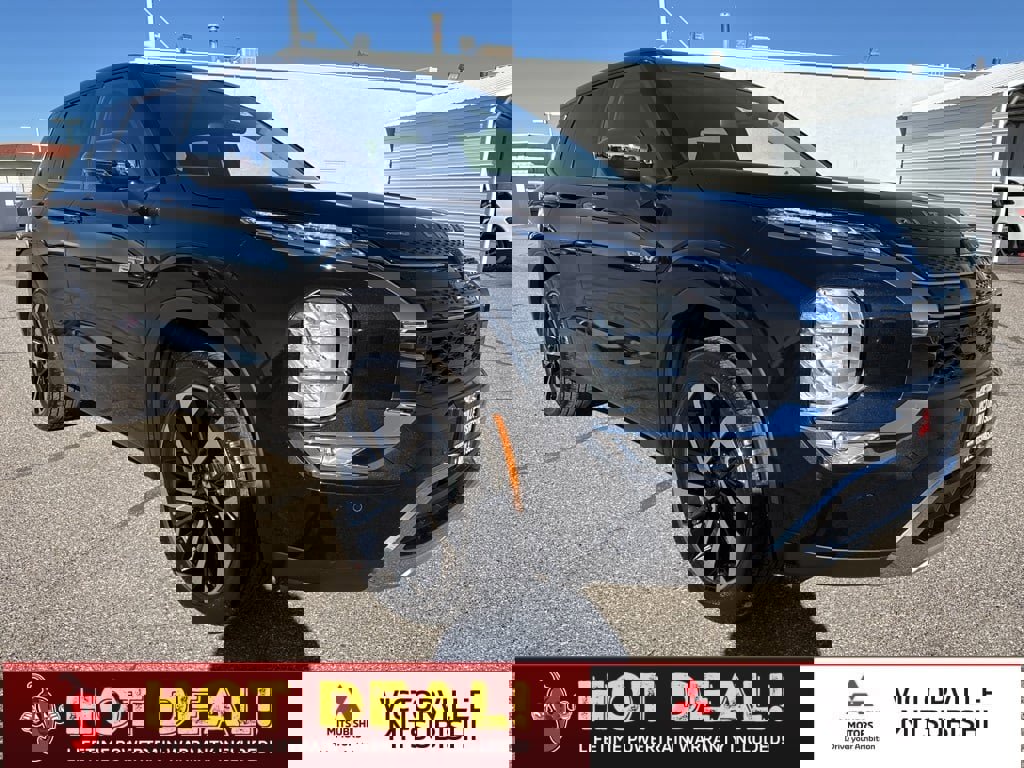 New 2025 Mitsubishi Outlander SE image 1