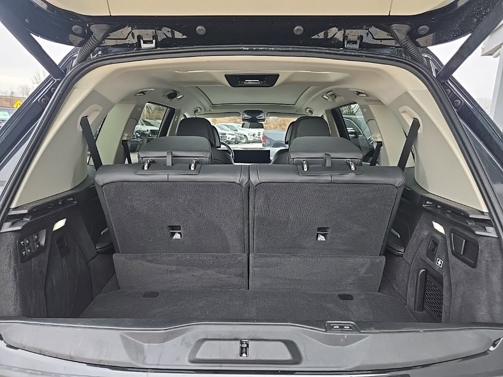 Used 2024 BMW X7 xDrive40i w/ Climate Comfort Package image 95