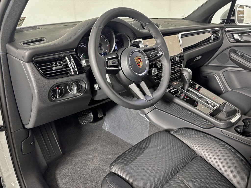 New 2026 Porsche Macan S AWD/4WD image 4