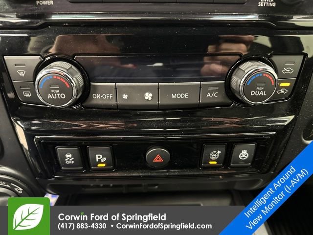 Used 2023 Nissan Titan PRO-4X w/ Pro-4x Convenience Package image 32
